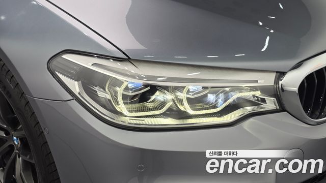 BMW 5-Series 2017 — photo 8
