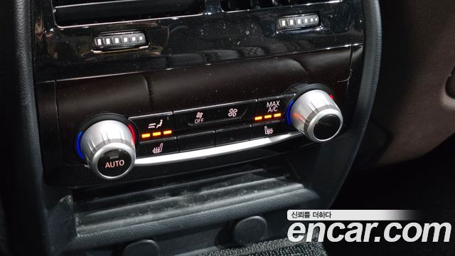 BMW 5-Series 2017 — photo 28
