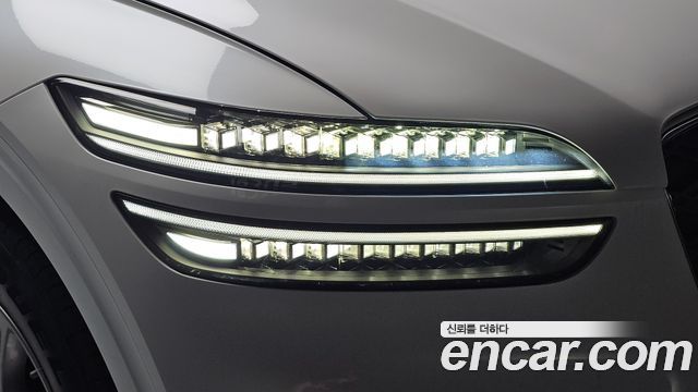 Genesis GV70 2025 — photo 8