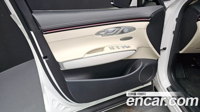 Genesis GV70 2025 — photo 14