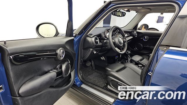 Mini Cooper 2017 — photo 10