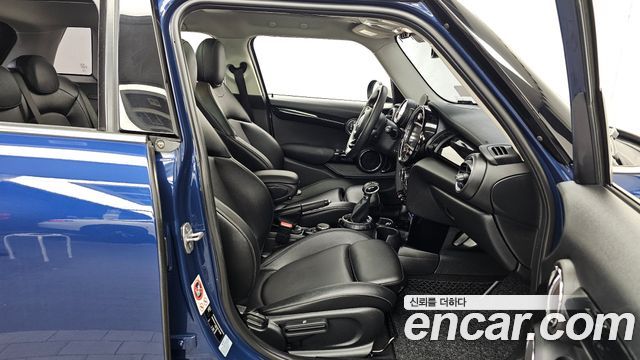 Mini Cooper 2017 — photo 11