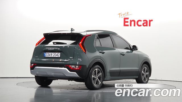 Kia Niro 2023 — photo 2