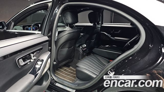 Mercedes-Benz S-Class 2022 — photo 17