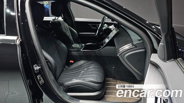 Mercedes-Benz S-Class 2022 — photo 16