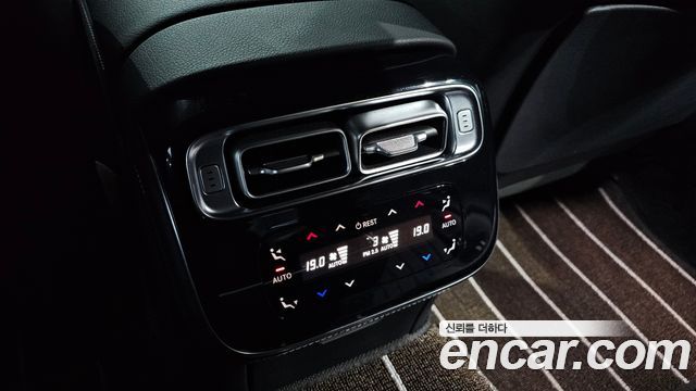 Mercedes-Benz S-Class 2022 — photo 32