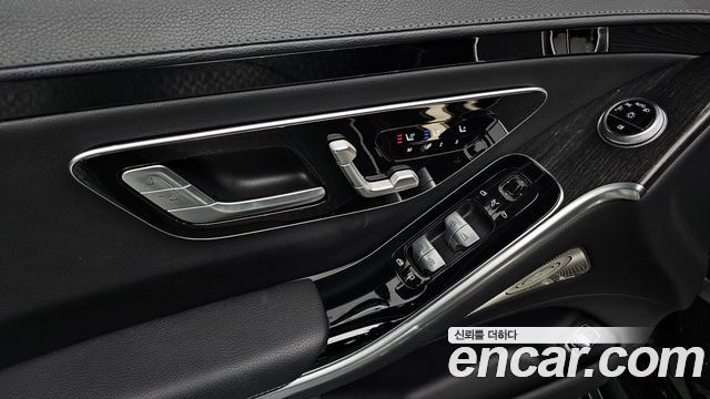 Mercedes-Benz S-Class 2022 — photo 33
