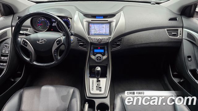 Hyundai AVANTE 2013 — photo 10