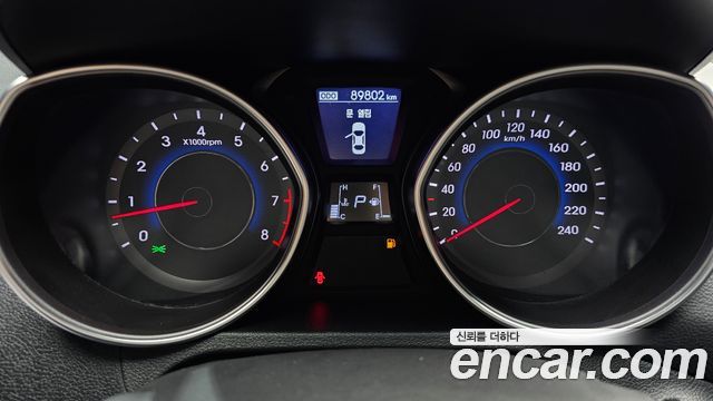 Hyundai AVANTE 2013 — photo 11