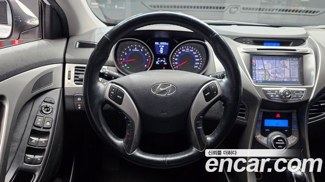 Hyundai AVANTE 2013 — photo 19