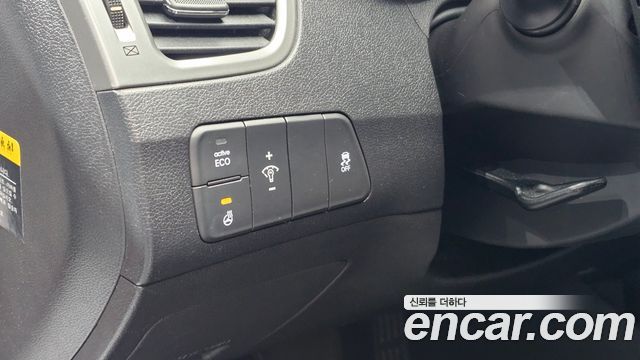 Hyundai AVANTE 2013 — photo 22