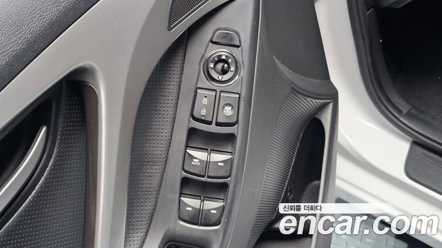 Hyundai AVANTE 2013 — photo 23