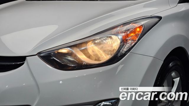 Hyundai AVANTE 2013 — photo 8
