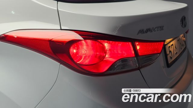 Hyundai AVANTE 2013 — photo 9