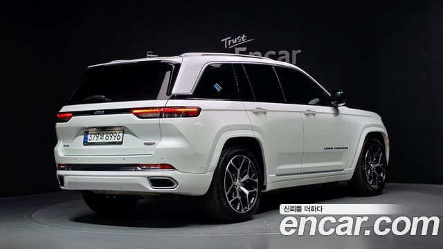 Jeep Cherokee 2023 — photo 2