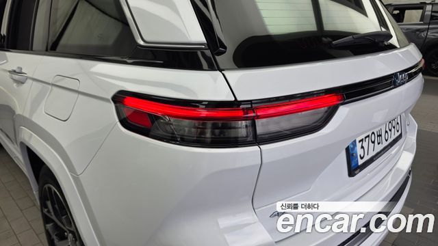 Jeep Cherokee 2023 — photo 9