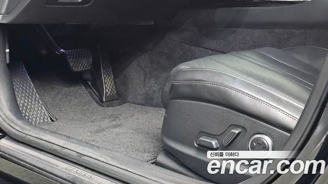 Genesis G80 2022 — photo 20