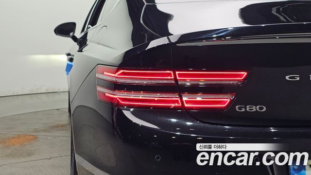 Genesis G80 2022 — photo 9