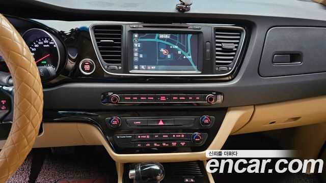Kia Canival 2015 — photo 20