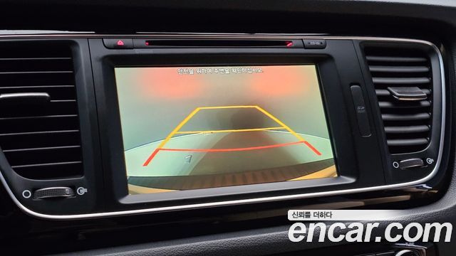 Kia Canival 2015 — photo 21