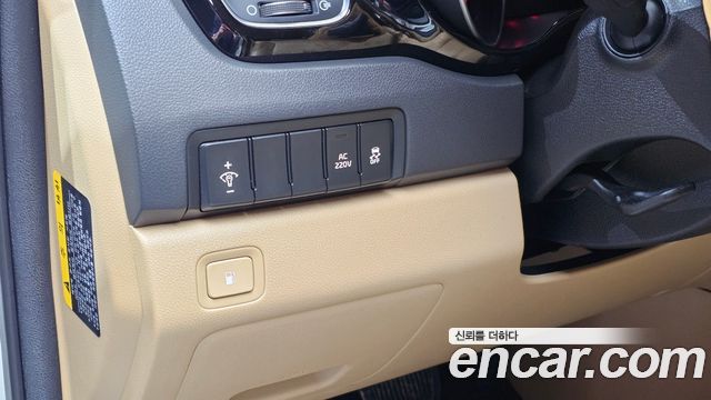 Kia Canival 2015 — photo 22