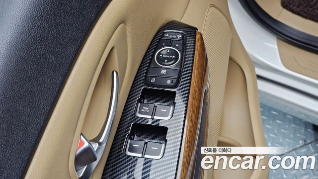 Kia Canival 2015 — photo 23