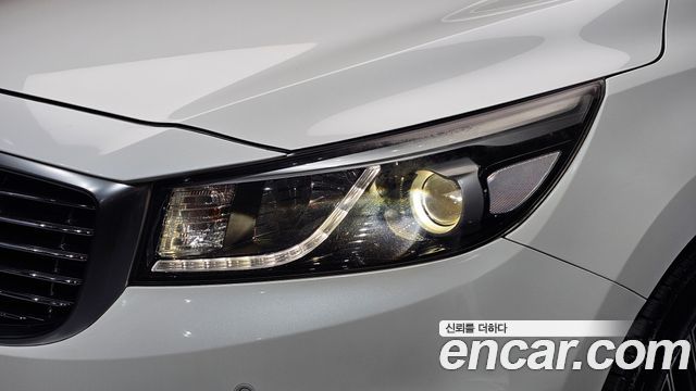Kia Canival 2015 — photo 8
