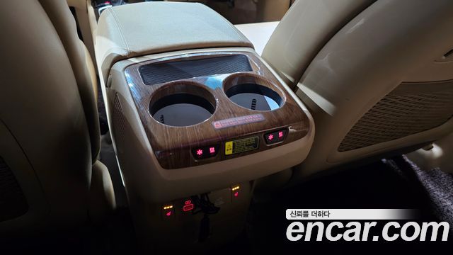 Kia Canival 2015 — photo 29