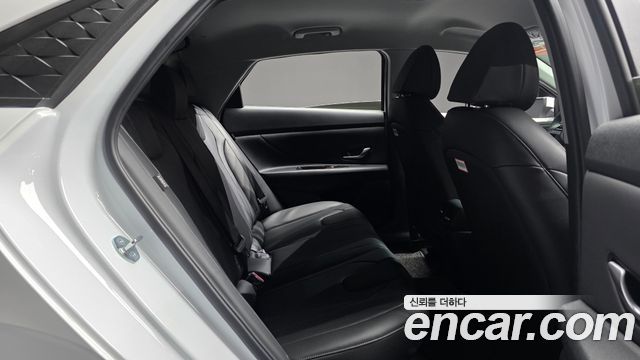 Hyundai AVANTE 2025 — photo 17