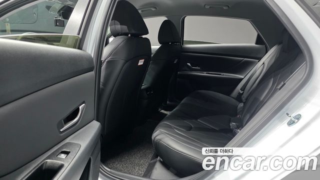 Hyundai AVANTE 2025 — photo 18