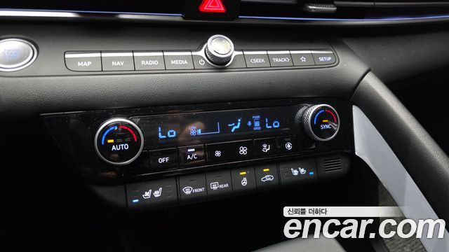 Hyundai AVANTE 2025 — photo 22