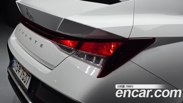 Hyundai AVANTE 2025 — photo 9