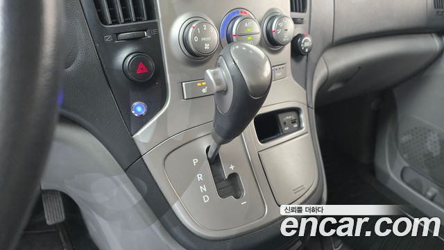 Hyundai Starex 2015 — photo 12