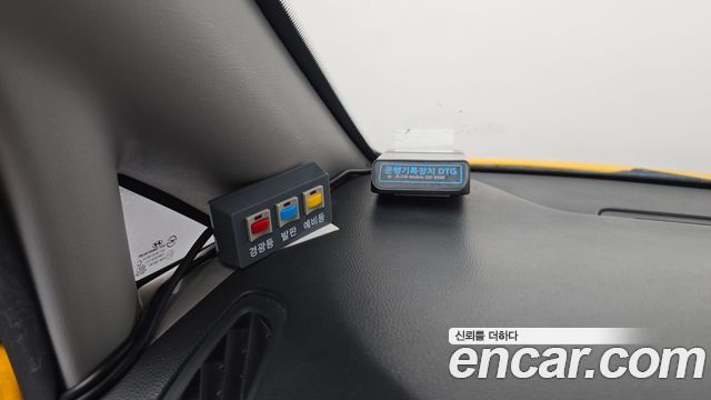 Hyundai Starex 2015 — photo 31