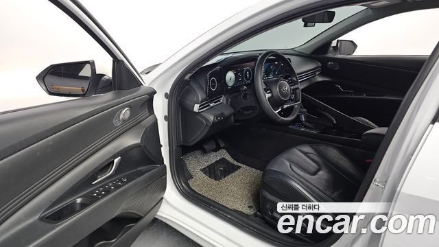 Hyundai AVANTE 2021 — photo 17