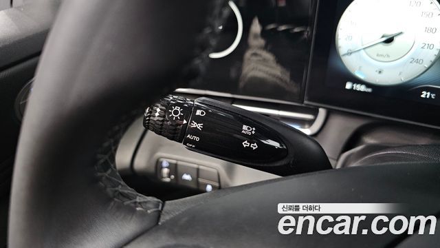 Hyundai AVANTE 2021 — photo 25