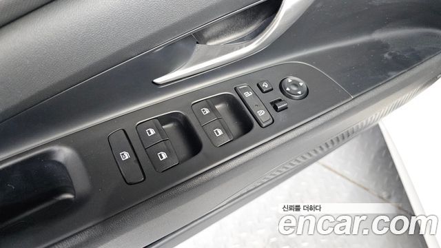 Hyundai AVANTE 2021 — photo 28