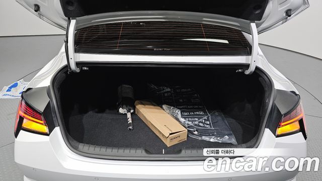 Hyundai AVANTE 2021 — photo 30