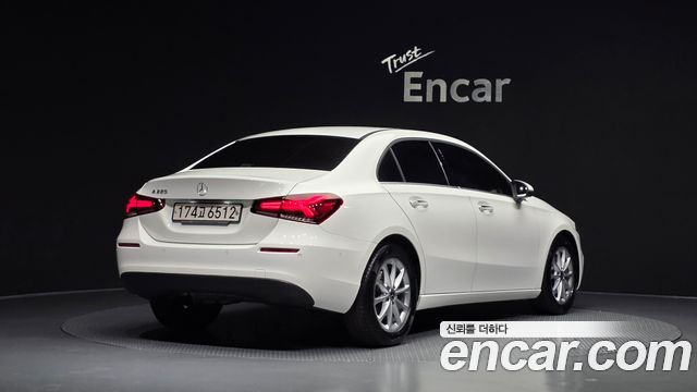 Mercedes-Benz A-Class 2020 — photo 2