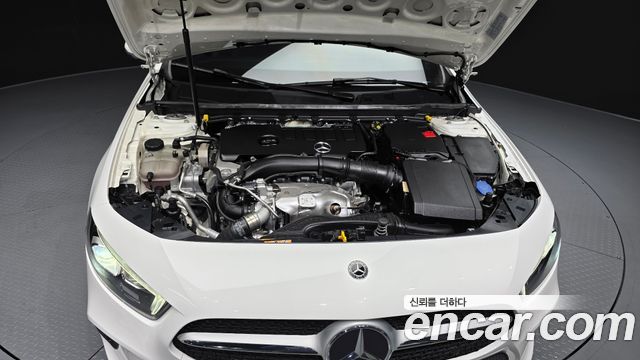 Mercedes-Benz A-Class 2020 — photo 6