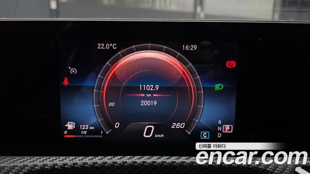 Mercedes-Benz A-Class 2020 — photo 11