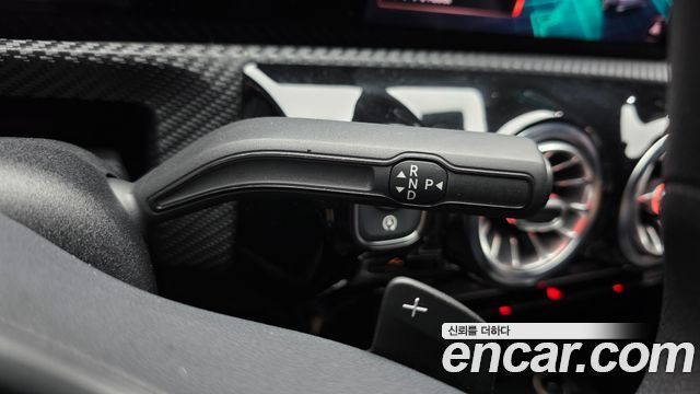 Mercedes-Benz A-Class 2020 — photo 12