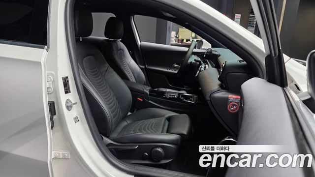 Mercedes-Benz A-Class 2020 — photo 17