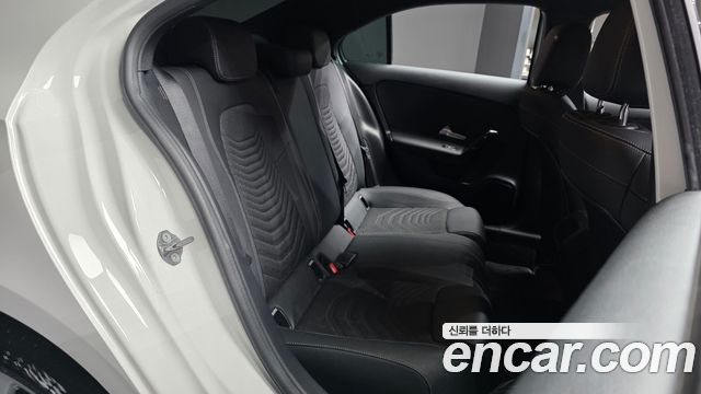 Mercedes-Benz A-Class 2020 — photo 18