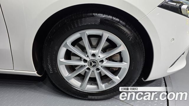 Mercedes-Benz A-Class 2020 — photo 7
