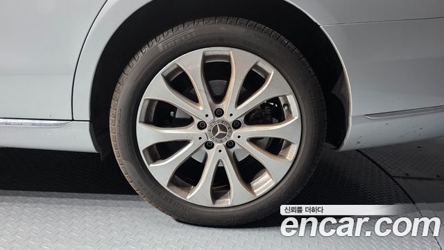 Mercedes-Benz E-Class 2018 — photo 7