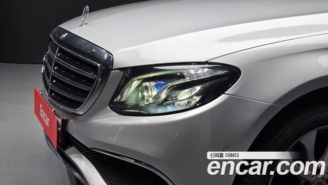 Mercedes-Benz E-Class 2018 — photo 8