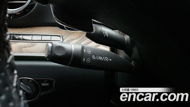 Mercedes-Benz E-Class 2018 — photo 27