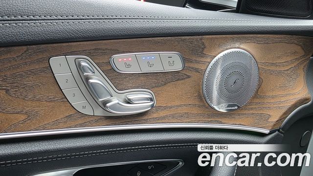 Mercedes-Benz E-Class 2018 — photo 29