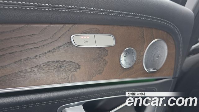 Mercedes-Benz E-Class 2018 — photo 30